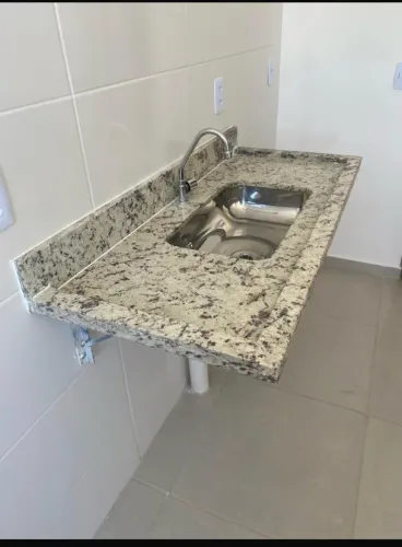 Bancada de Granito 1,20m x 0,53m + Cuba Inox + Torneira - Nova / Sem uso"