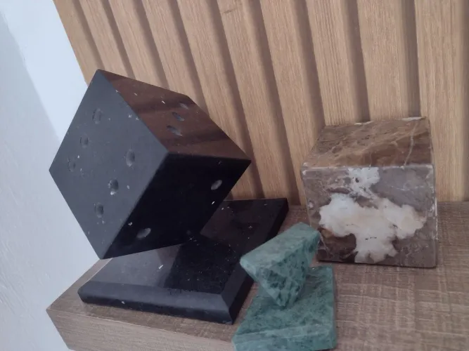 Vendo pedras decorativas feitas em mármores