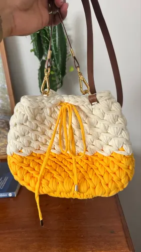 Bolsa em fio de malha