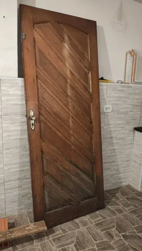 Porta de madeira 2,10 mt x 0,80