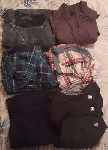 Lote de Jaquetas, Blusas e Moletons (6 Peças) | Maioria Tamanho "P" |