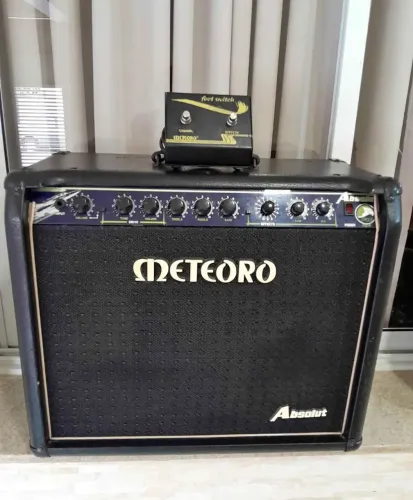 Amplificador Meteoro absolute f16 100 whats de potência 