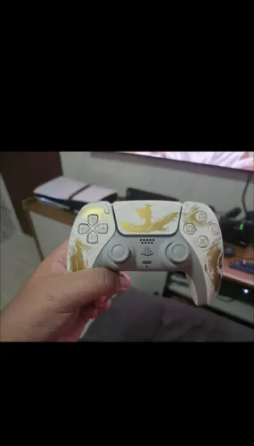 Controle Sem Fio Dualsense Edição Limitada Ouro Ghost Of Yotei Ps5