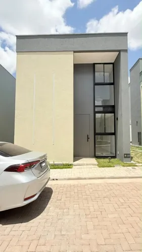 Casa pronta para morar com 4 suítes em condomínio fechado zona leste de Teresina