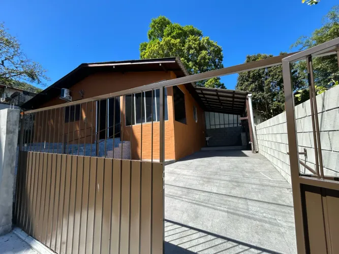 Casa centrinho da Lagoa da Conceição 