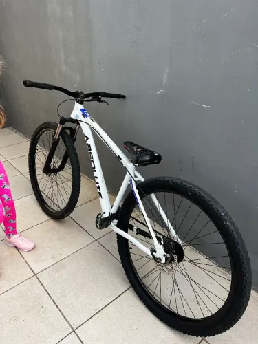 Bike Absolut Nero 4 