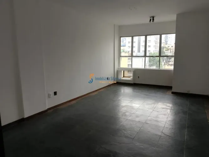 sala comercial de 42,83 m² , portaria 24 hora , fácil acesso a linha verde