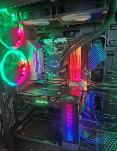 Pc gamer c Monitor 32 curvo incluso