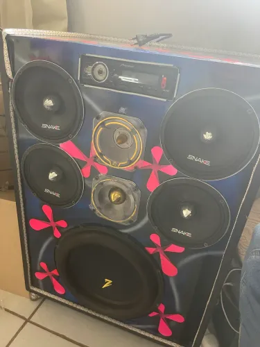 Caixa de som residencial 