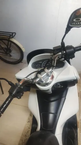 Vende-se PCX completa 