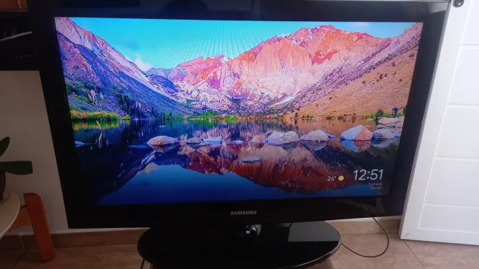 TV Samsung LCD 42 polegadas com Chromecast 