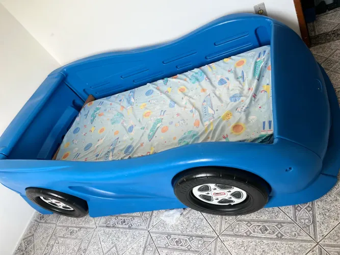Cama em formato de carro