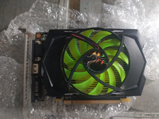 Placa de vídeo ZO GT 730 4gb . memória 