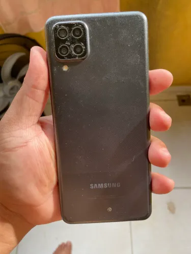 Samsung Galaxy A 12.