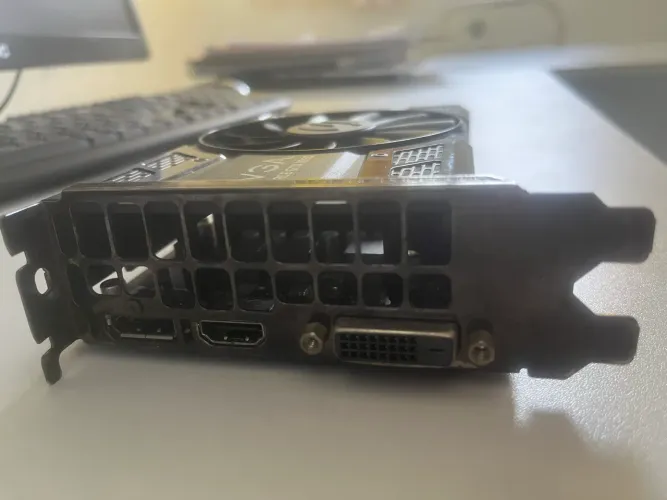 GTX1050 parou de dar vídeo