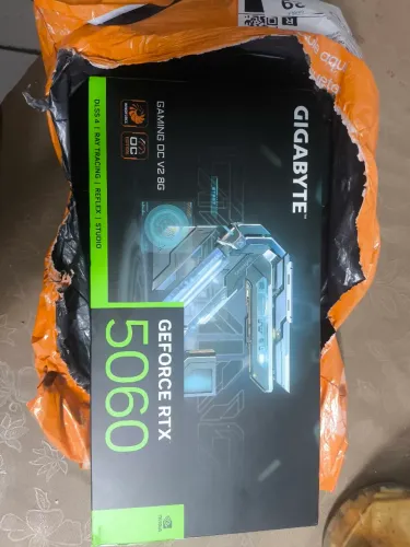 Placa RTX 5060 nova na caixa zera.