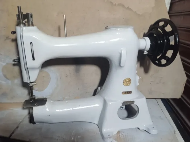 Máquina ponto louco New Longa DD-3( similar a 45k76 Singer)