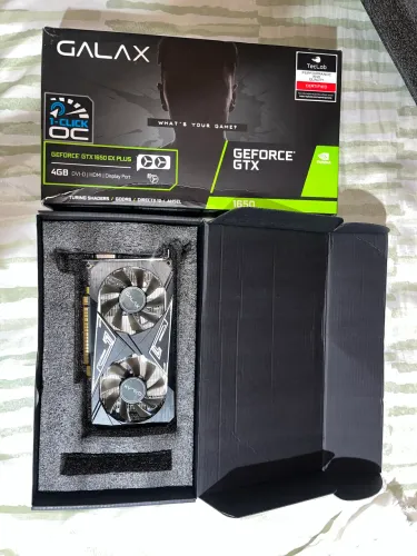 Placa de Vídeo GALAX GTX 1650 4GB - COM DEFEITO (Liga, mas não dá vídeo)