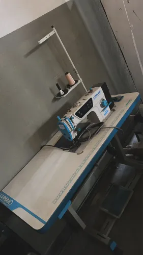 Vende uma máquina de costura
