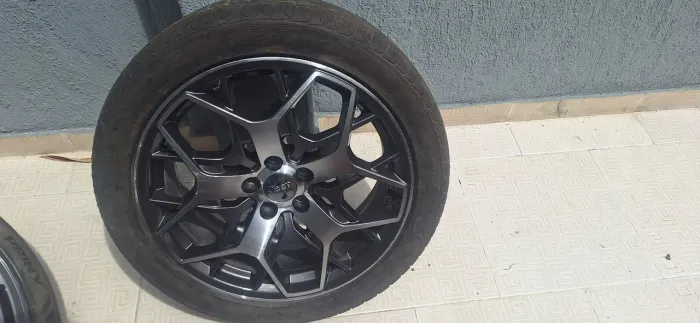 Lindas rodas originais 19 do jeep commander