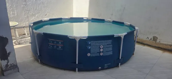 Piscina estrutural com filtro