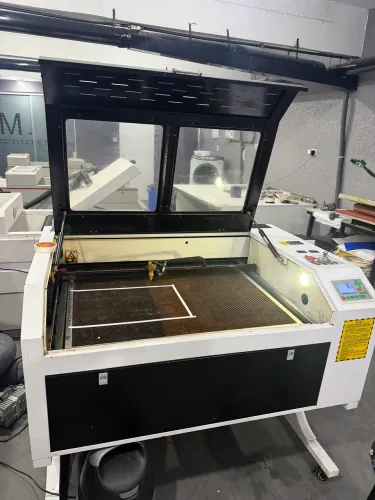 Máquina a laser 90/60