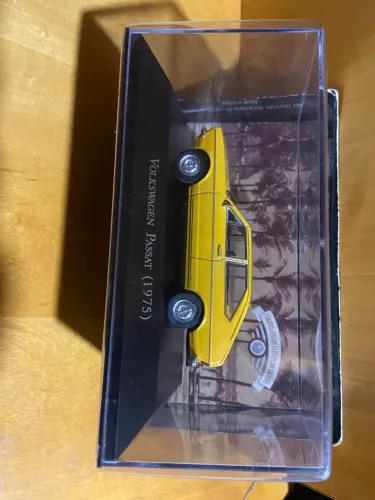 Miniatura Volkswagen Passat (1975)