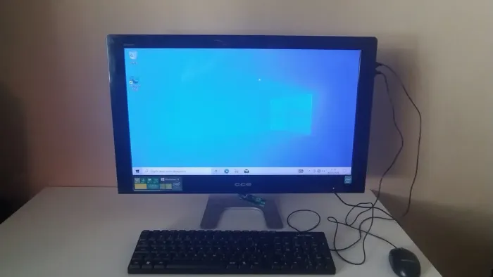 Computador cce