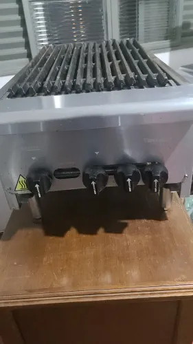 Vendo char broiler 3 queimadores