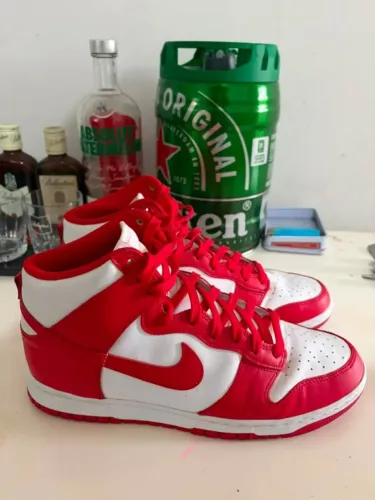 Nike Dunk High Championship red