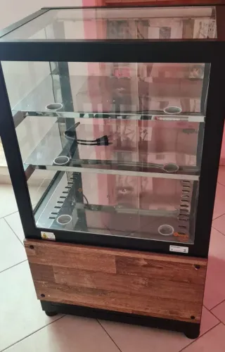 Vendo expositor/balcão quente Ômega 