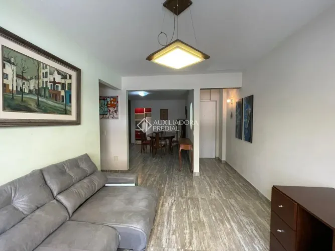 Apartamento mobiliado com suíte e closet no Centro de Florianópolis