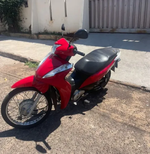 Honda Biz 110i vermelha 2018