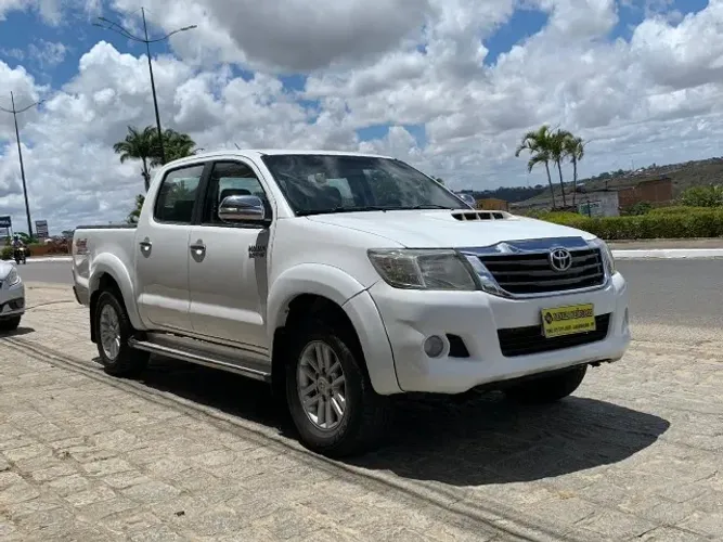 Toyota Hilux CD SRV D4-d 4X4 3.0 TDI Diesel AUT 2013