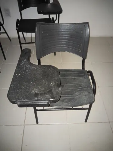 O5 Cadeiras escolar! 