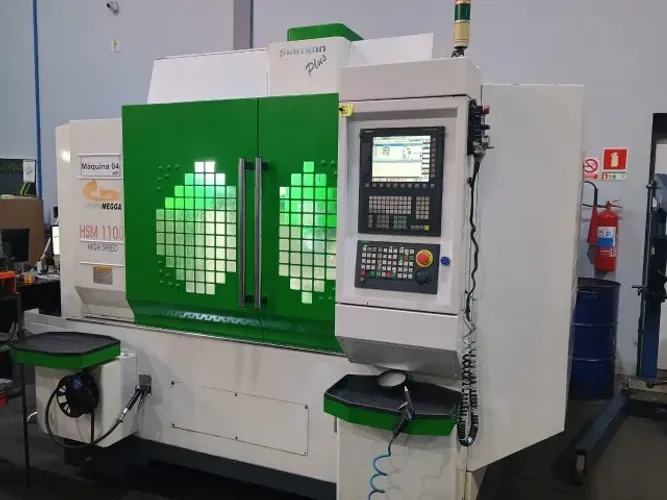 Centro de Usinagem Sinitron High Speed HSM 1100