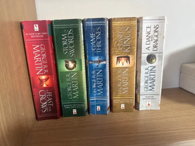 Coleção de Livros de Game of Thrones (GOT) em Inglês
