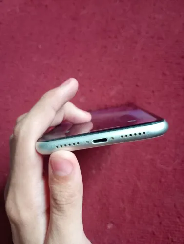 iPhone 11 semi novo