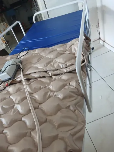 Cama hospitalar reforçada 