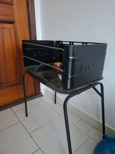 Churrasqueira esmaltada a carvão