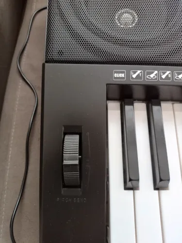 Vendo teclado MXT M-T5000 seminovo