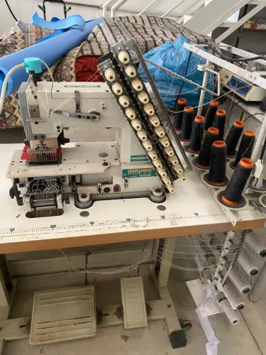 Máquina de lastex Siruba 12 agulhas em perfeito estado pronta para usar