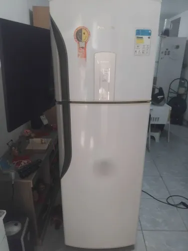 Vendas de uma geladeira Panasonic 387 L. Muito nova motivo viagem