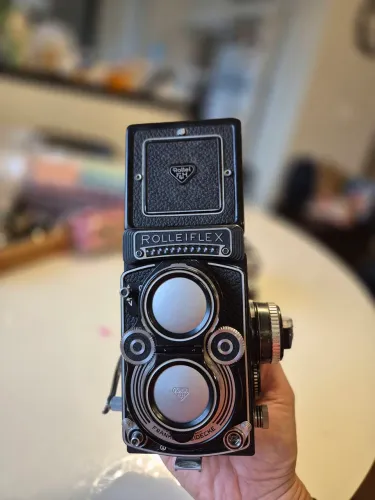 Rolleiflex 3.5F Carl Zeiss Planar 75mm - Câmera Clássica Alemã (1964)