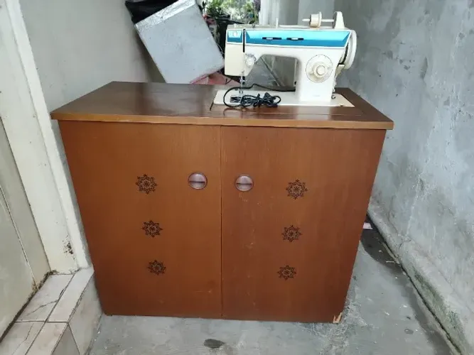 Máquina de custura Singer 220v