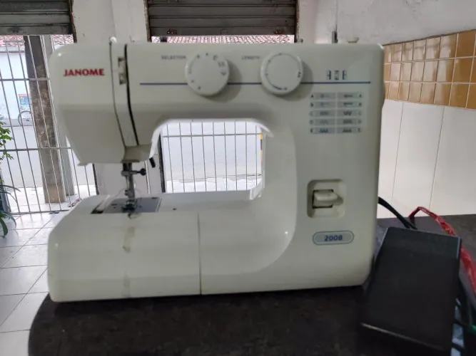 Máquina de costura janome 2008