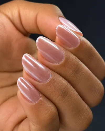 Unhas delicadas e clássicas 