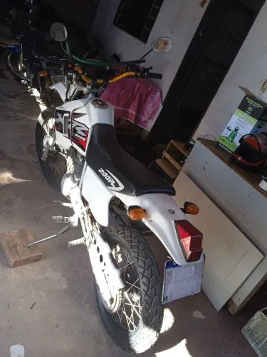 Moto XR 200 super conservada