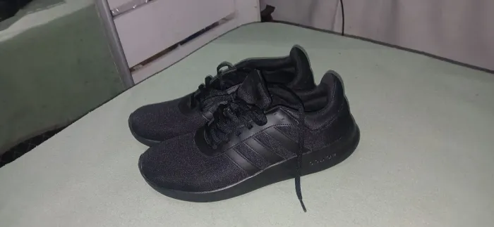 Tênis adidas 42