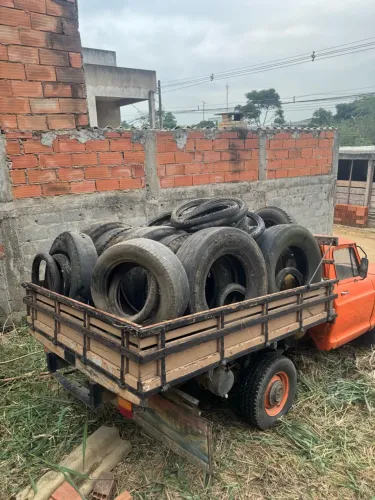 Pneus para uso diverso
